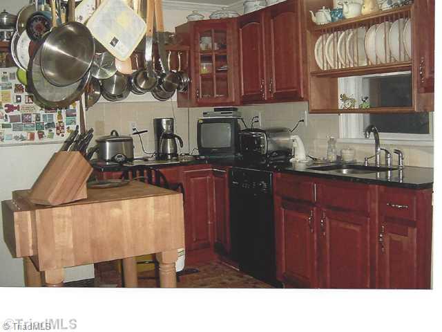 6588 Canter Road Archdale, NC 27263 - Photo 5 of 12 Kitchen.