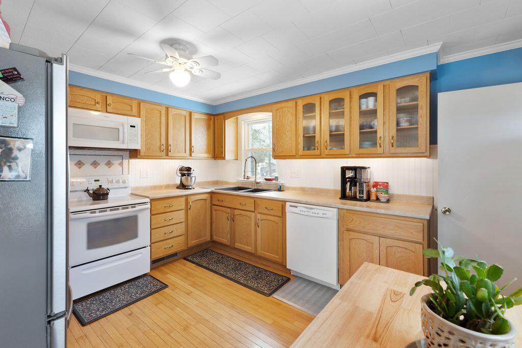 30 Deane Street Ellsworth, ME 04605 - Photo 8 of 59 UseZOBdw