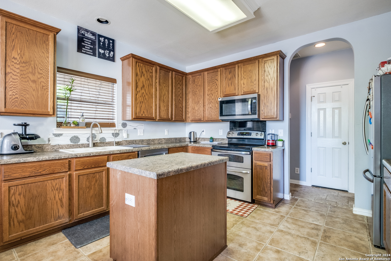 13627 Topaz Helotes, TX 78023 - Photo 4 of 12