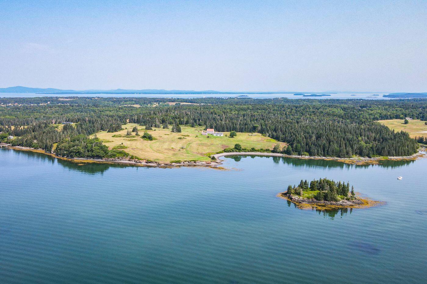 377 South Shore Road North Haven, ME 04853 - Photo 16 of 23 W17-ME2358_19