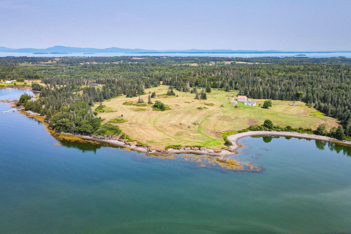 377 South Shore Road North Haven, ME 04853 - Photo 19 of 23 W20-ME2358_22