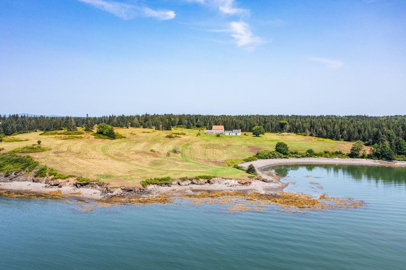 377 South Shore Road North Haven, ME 04853 - Photo 8 of 23 W9-ME2358_8