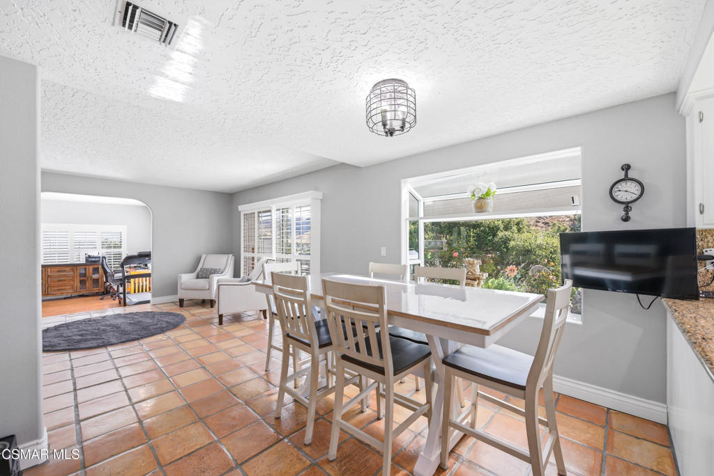 1314 Gonzales Road Simi Valley, CA 93063 - Photo 15 of 77