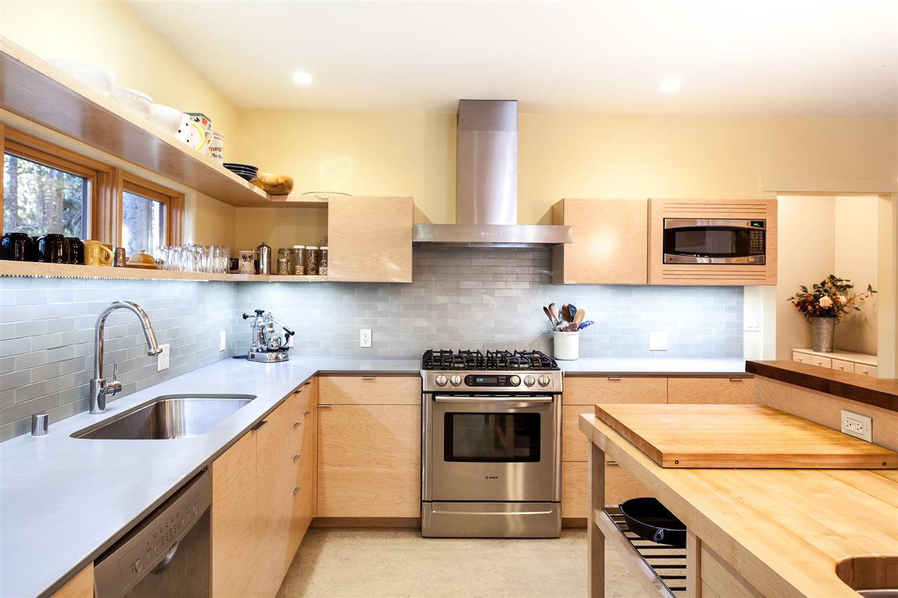 21436 Donner Pass Road Soda Springs, CA 95728 - Photo 7 of 14 Kitchen