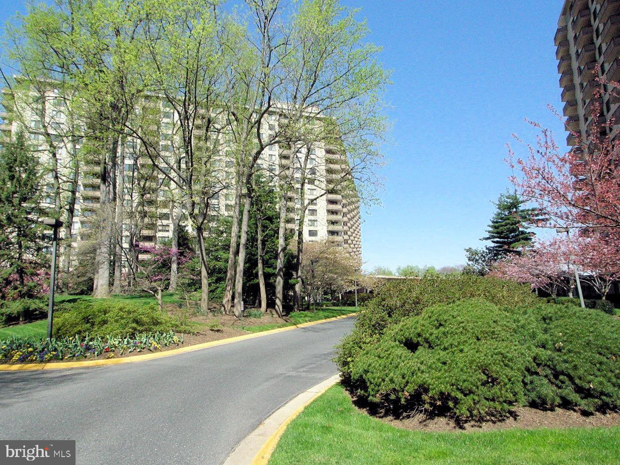 5225 Pooks Hill Road, Unit 1421S Bethesda, MD 20814 - Photo 14 of 23