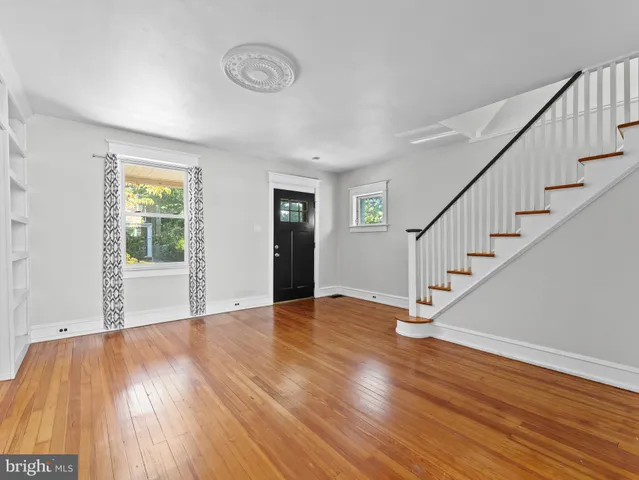 $2,500 | 117 Dill Avenue, Collingswood, NJ 08108