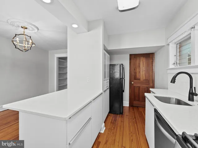 $2,500 | 117 Dill Avenue, Collingswood, NJ 08108