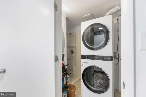 $850,000 | 8434 Thames Street, Springfield, VA 22151