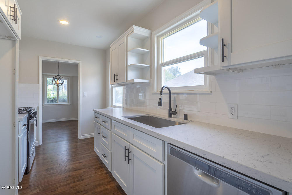 6826 Rhea Avenue Reseda, CA 91335 - Photo 9 of 22 Rhea_Low-9