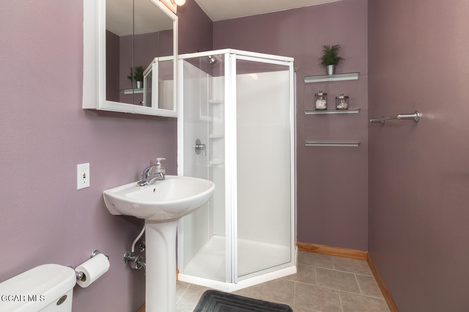 813 Ermine Lane Fraser, CO 80442 - Photo 29 of 35 Ensuite Bathroom