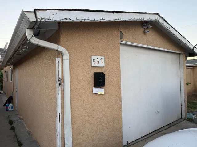a close view of a refrigerator in a kitchen