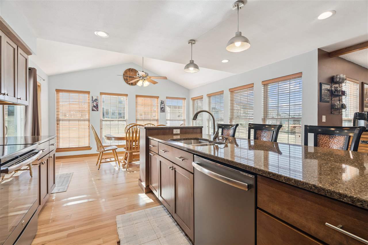 7013 Pleasant Ridge Drive Southwest Cedar Rapids, IA 52404 - Photo 12 of 51 Gallery Image 12