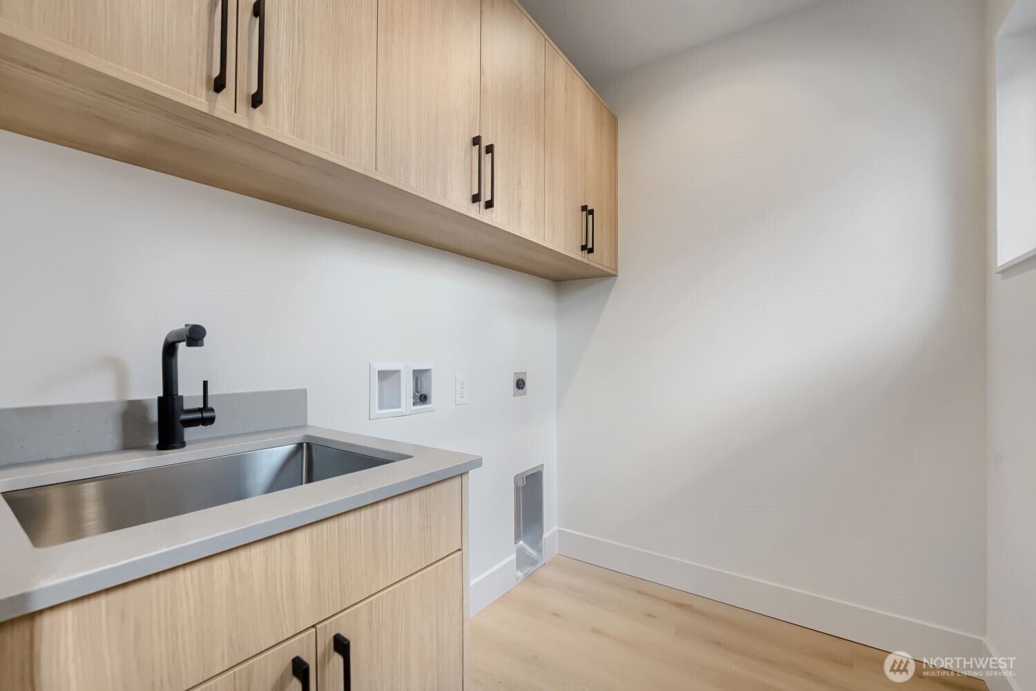 2626 58th Avenue Southwest, Unit B Seattle, WA 98116 - Photo 20 of 40