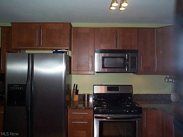 1352 Gordon Road Lyndhurst, OH 44124 - Photo 6 of 33