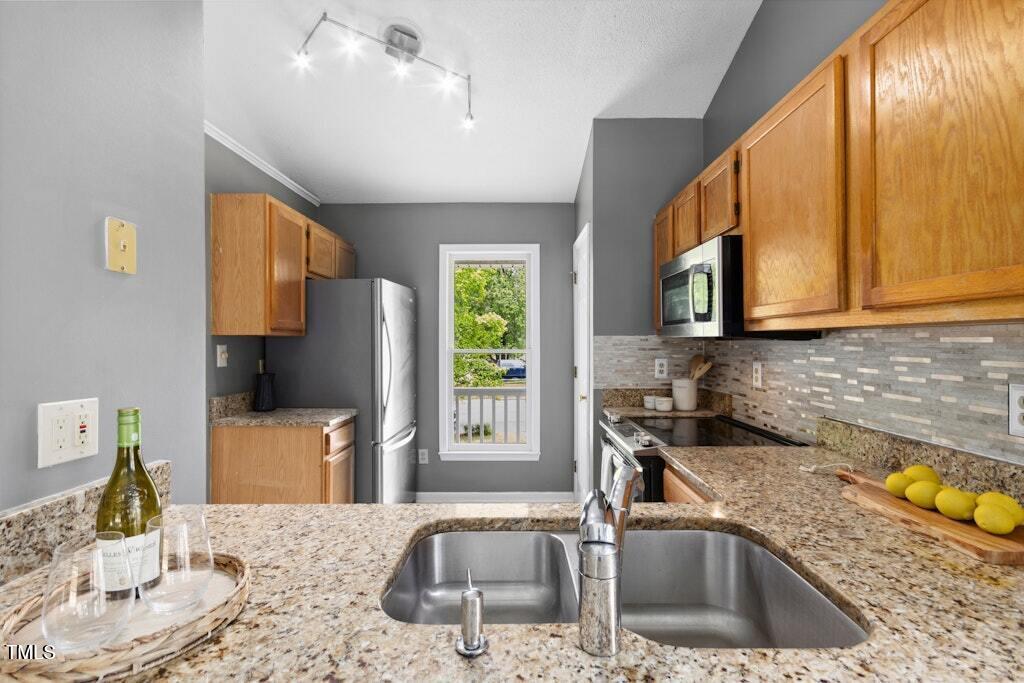 2402 Cynthia Drive Durham, NC 27704 - Photo 11 of 27 012-481297-IMG_7378