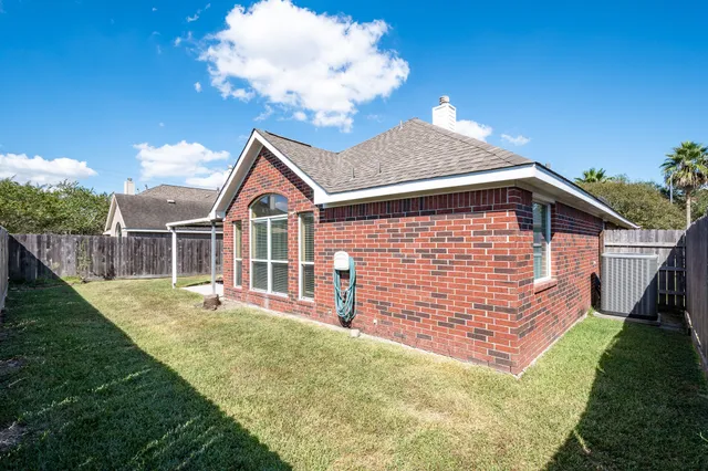 $388,000 | 5914 Birdie Way, Pasadena, TX 77505