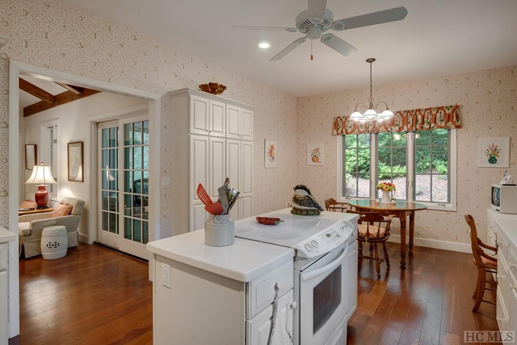 536 Gold Creek Road Sapphire, NC 28774 - Photo 9 of 36 Gallery Image 9