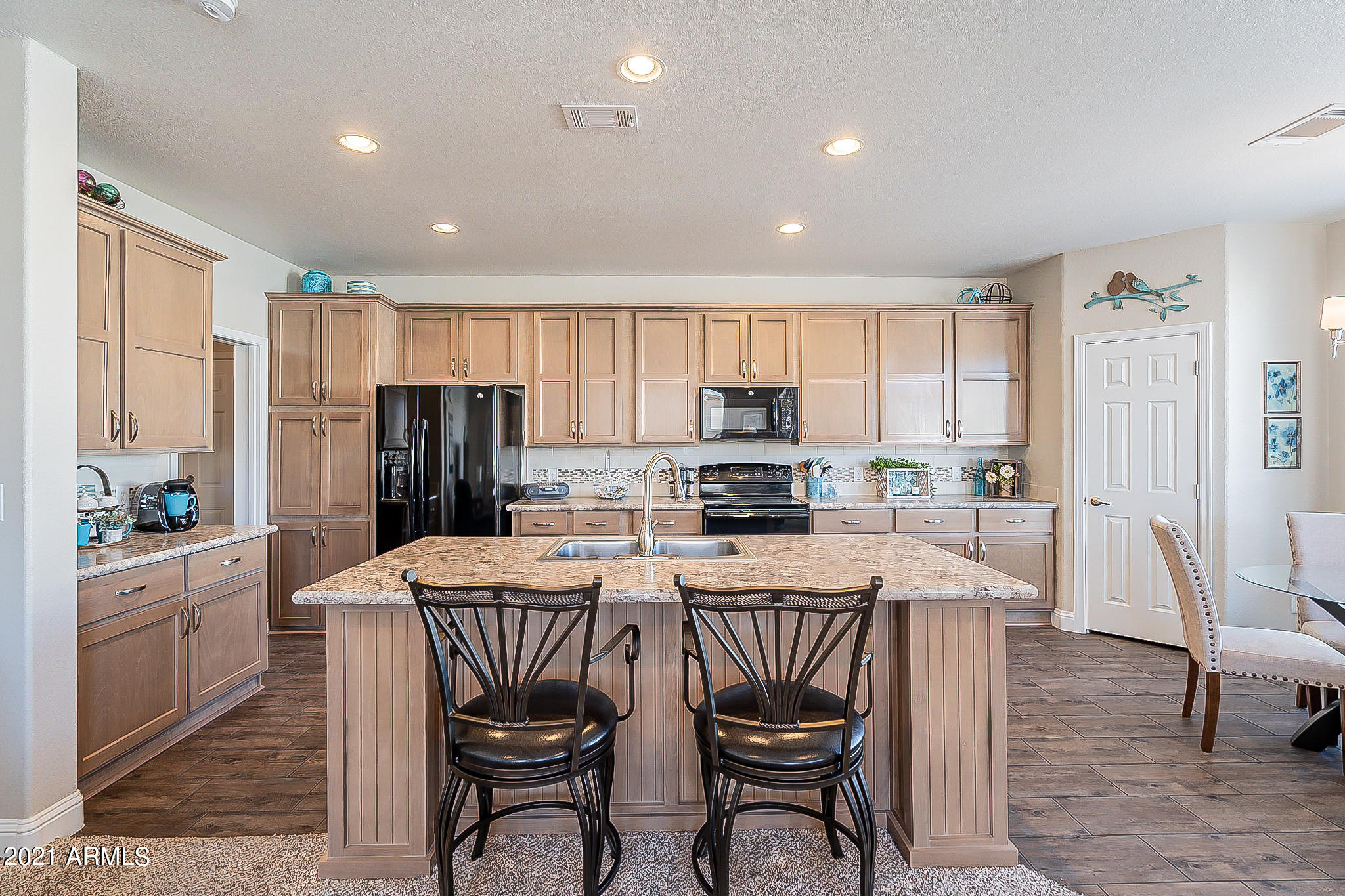 3301 South Goldfield Road, Unit 6062 Apache Junction, AZ 85119 - Photo 6 of 26 Breakfast Bar