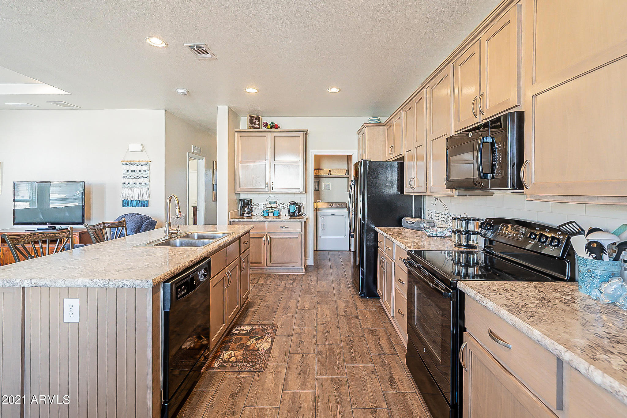 3301 South Goldfield Road, Unit 6062 Apache Junction, AZ 85119 - Photo 8 of 26 Lots of Cabinets