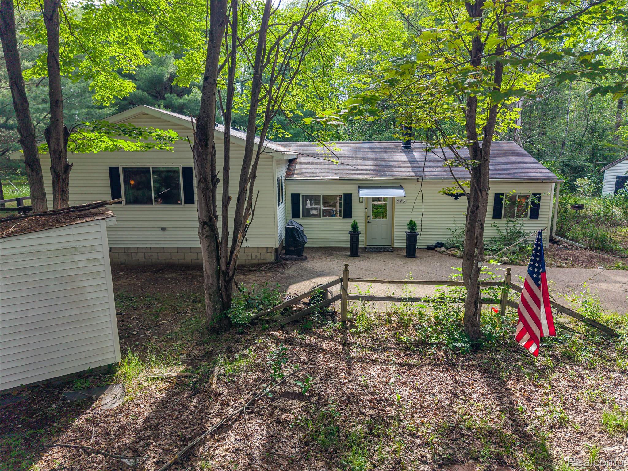 945 North Hockaday Road Gladwin, MI 48624 - Photo 18 of 25 Private Setting