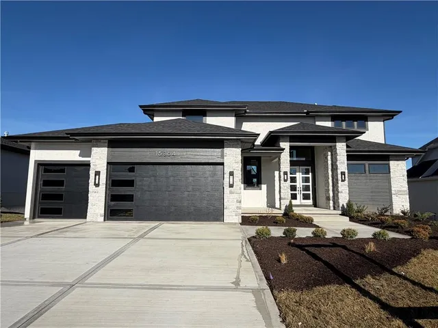 $1,109,900 | 15364 West 161st Terrace, Olathe, KS 66062