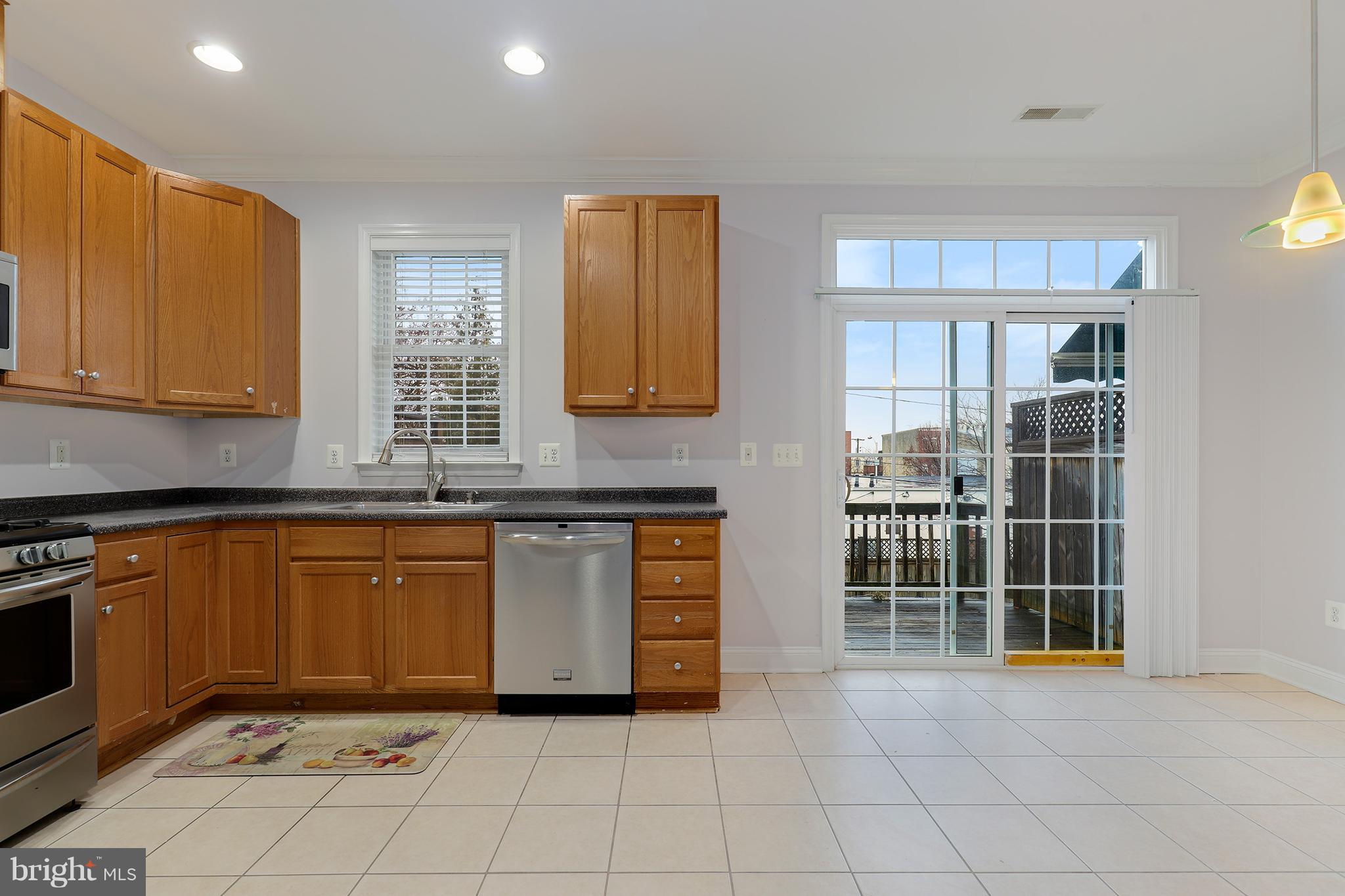 819 Ramsay Street Baltimore, MD 21230 - Photo 3 of 30