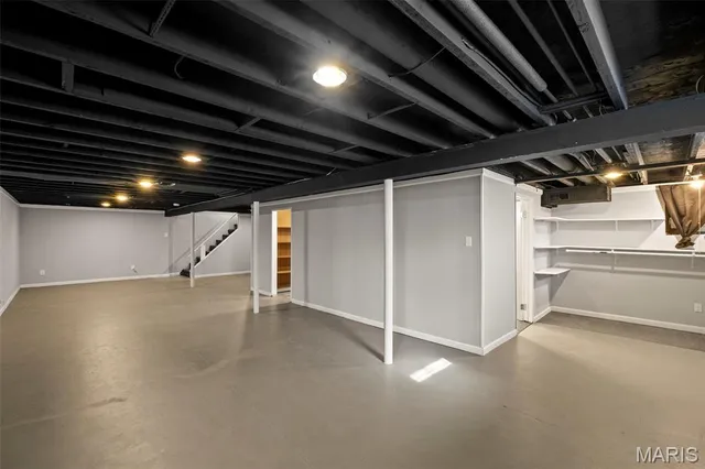 $204,900 | 1283 Kingsford Drive, Florissant, MO 63031