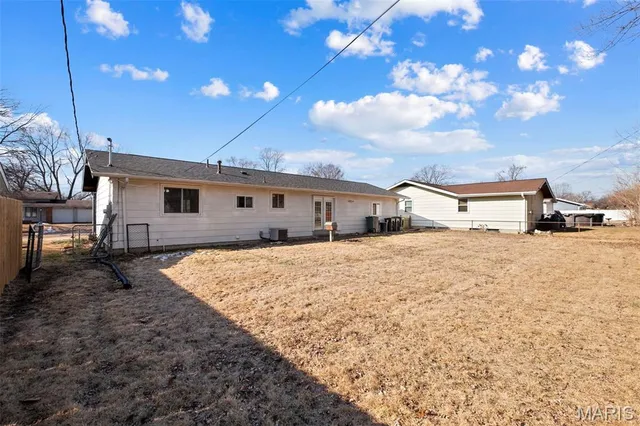 $204,900 | 1283 Kingsford Drive, Florissant, MO 63031