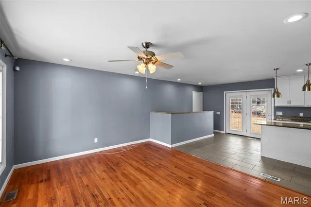 $204,900 | 1283 Kingsford Drive, Florissant, MO 63031