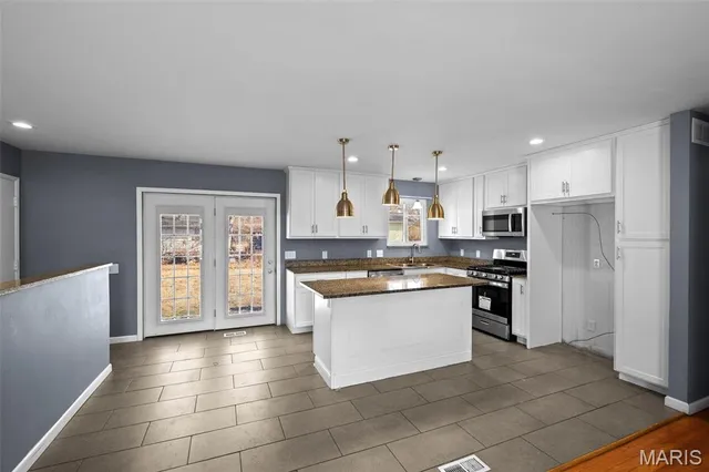 $204,900 | 1283 Kingsford Drive, Florissant, MO 63031