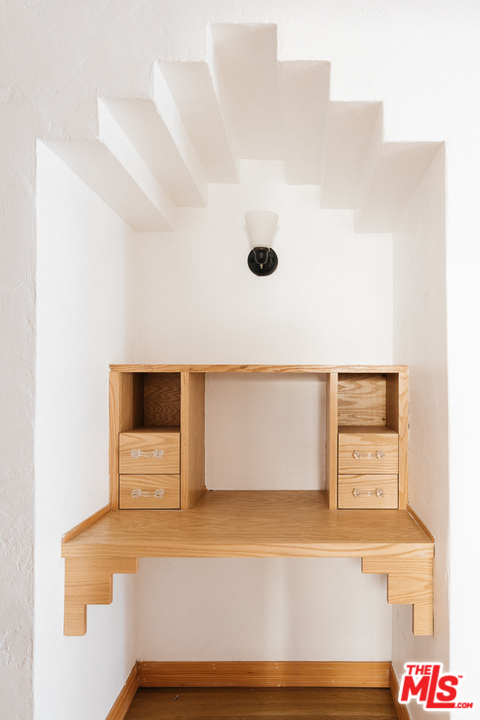 3009 Virginia Road Los Angeles, CA 90016 - Photo 5 of 8 a view of water heater room