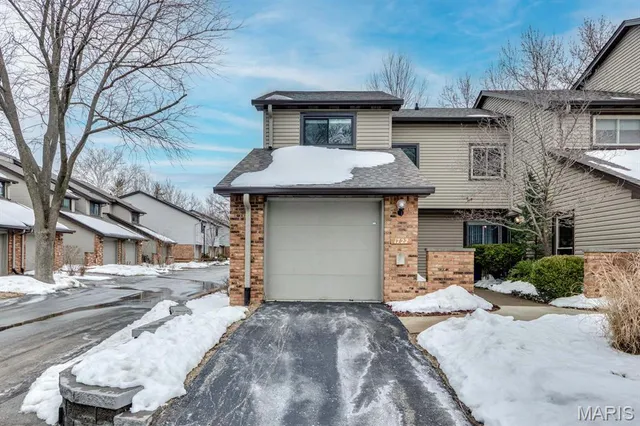 $220,000 | 1722 Robin Knl Court, St. Louis, MO 63146