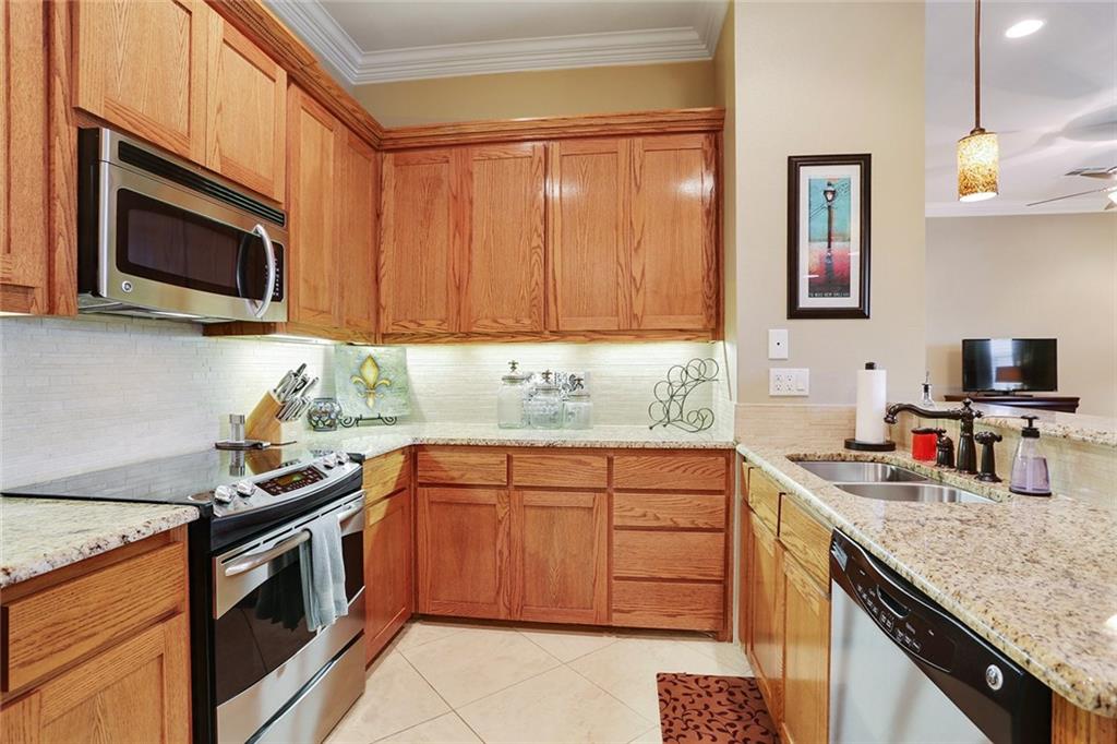1633 First Street, Unit 202 New Orleans, LA 70130 - Photo 9 of 17