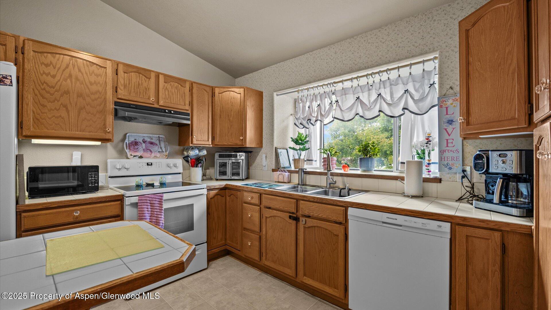 9 West Ridge Court, Unit 1113 Parachute, CO 81635 - Photo 10 of 27 15-9 W Ridge Ct-12