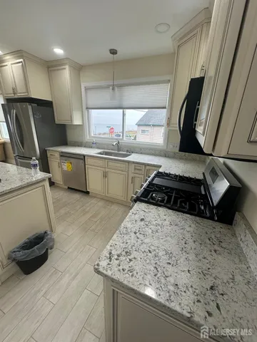 $2,500 | 111 Bayview Drive, Unit 1, South Amboy, NJ 08879