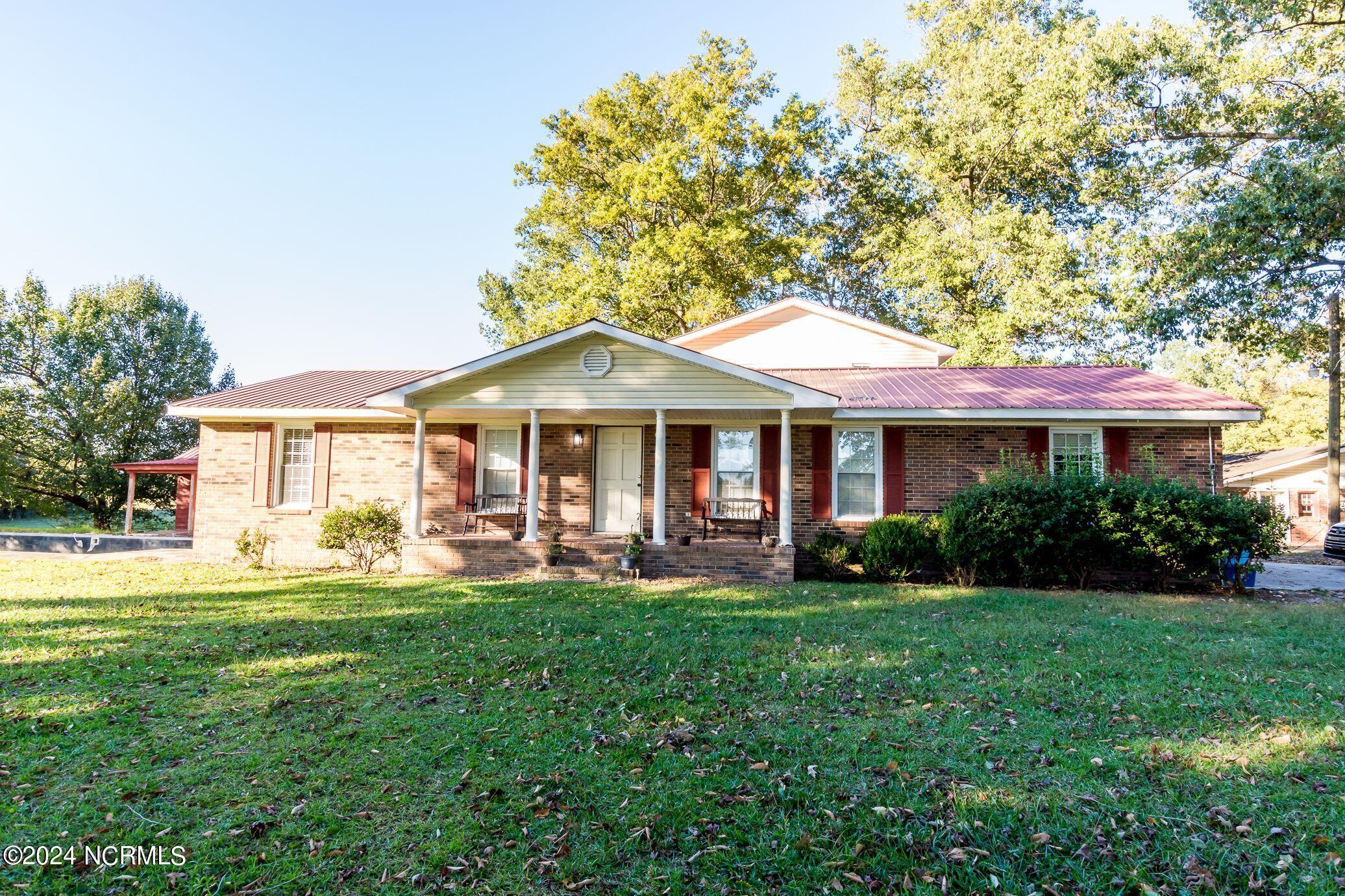 6766 Gum Branch Road Richlands, NC 28574 - Photo 1 of 65 nIMjQkFU