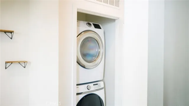 $799,000 | 320 Bridgewater Way, Unit 7, Gardena, CA 90247