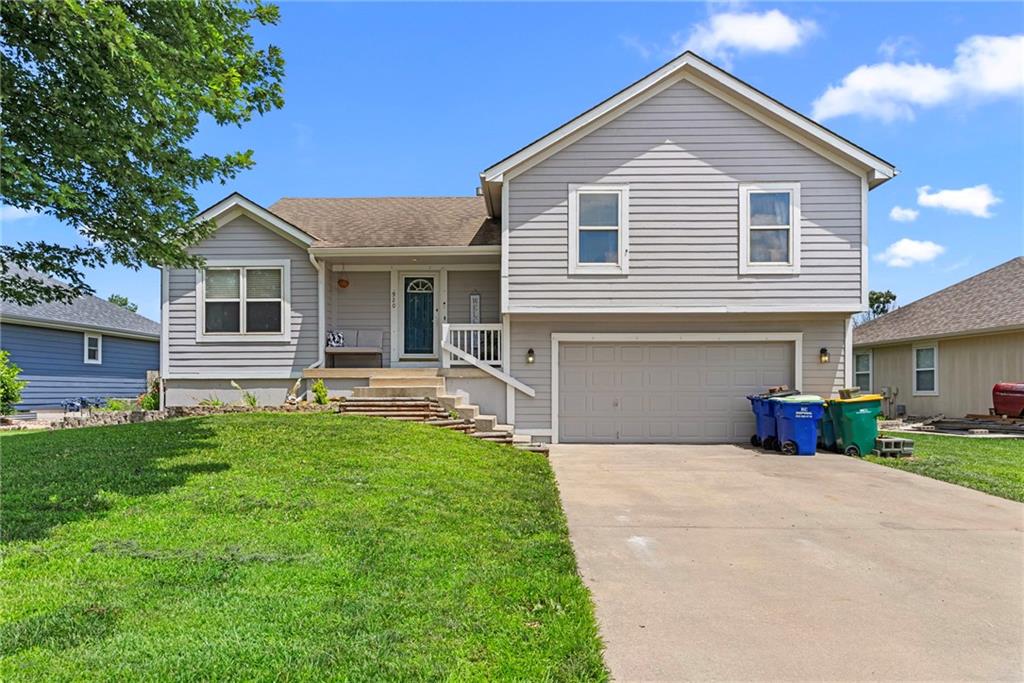 920 East Pumpkin Ridge Gardner, KS 66030 - Photo 2 of 28