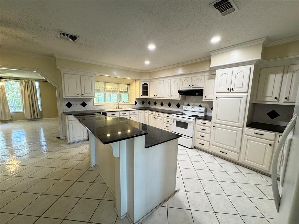 8445 165th Highway Pollock, LA 71467 - Photo 7 of 54