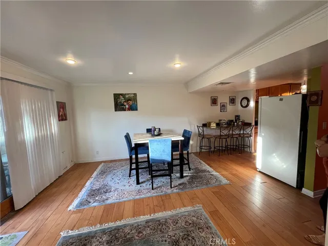a view of a livingroom with furniture and a livingroom