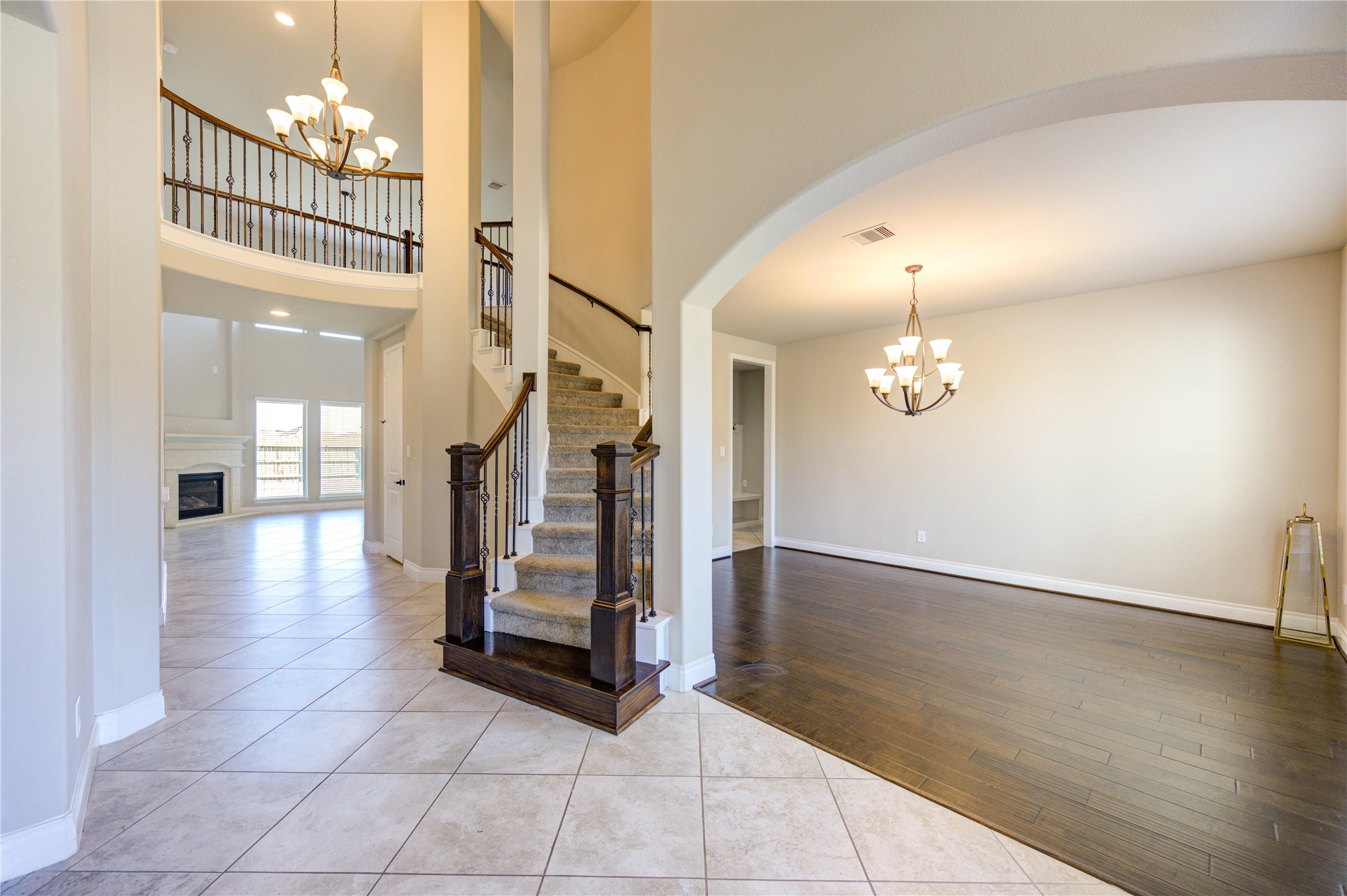 4207 Abigail Way Sugar Land, TX 77479 - Photo 7 of 48