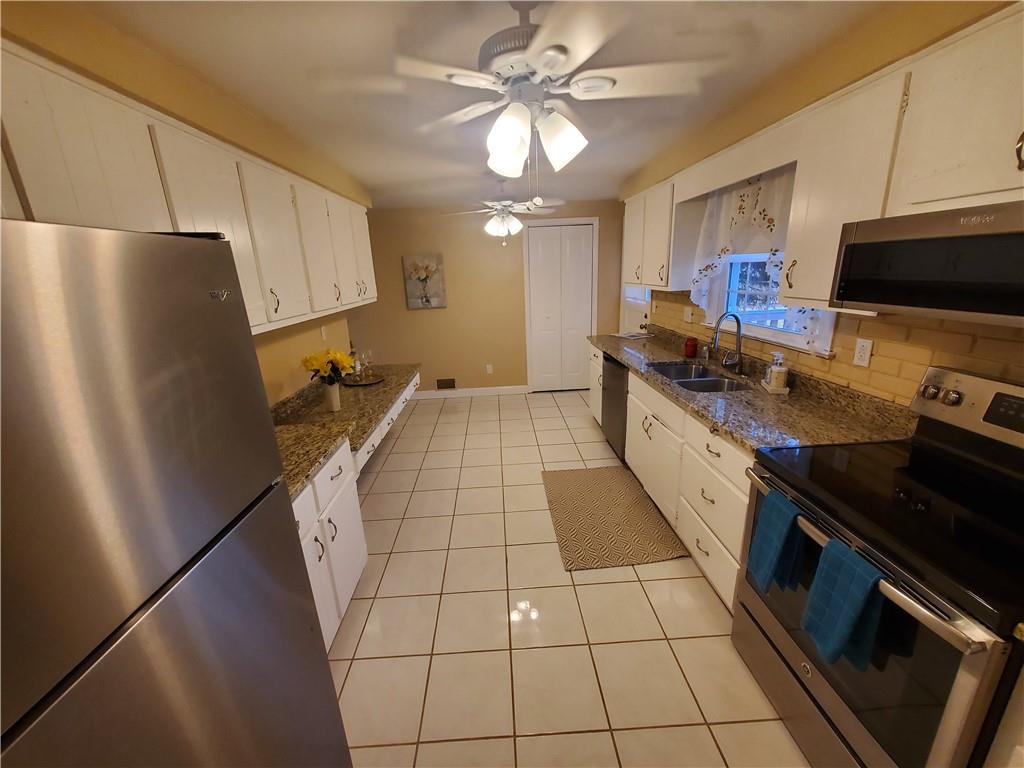 238 Fitz Henry Road Smithton, PA 15479 - Photo 3 of 24 Gallery Image 3