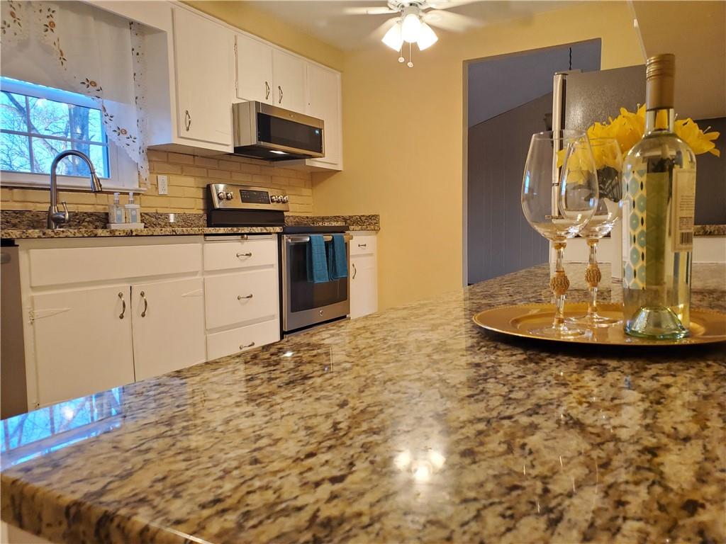 238 Fitz Henry Road Smithton, PA 15479 - Photo 5 of 24 Gallery Image 5