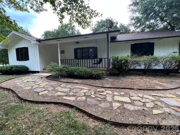 $2,200 | 17201 Halter Drive, Charlotte, NC 28278