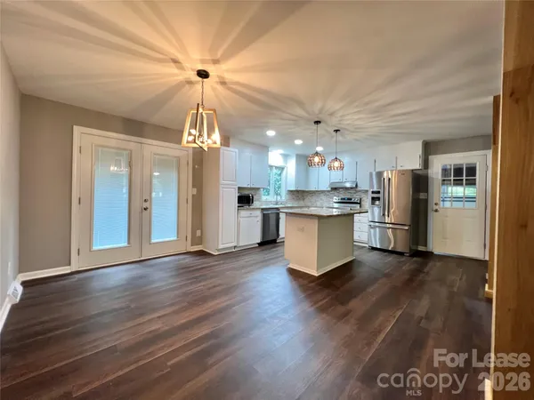 $2,200 | 17201 Halter Drive, Charlotte, NC 28278