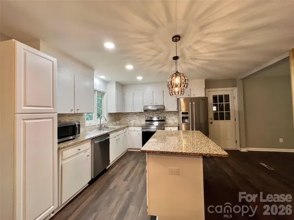 $2,200 | 17201 Halter Drive, Charlotte, NC 28278