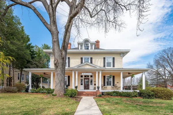 $549,900 | 517 Longwood Avenue, Bedford, VA 24523