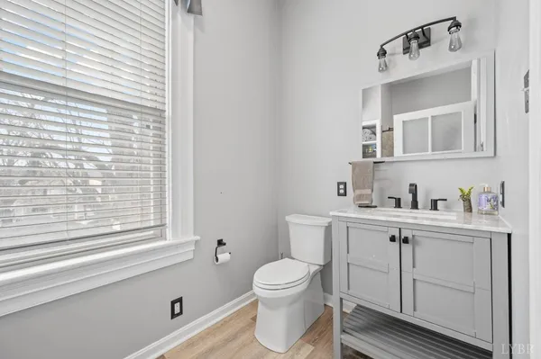 $549,900 | 517 Longwood Avenue, Bedford, VA 24523