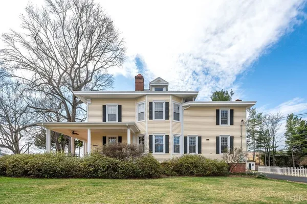 $549,900 | 517 Longwood Avenue, Bedford, VA 24523