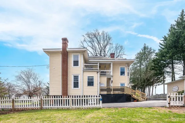 $549,900 | 517 Longwood Avenue, Bedford, VA 24523